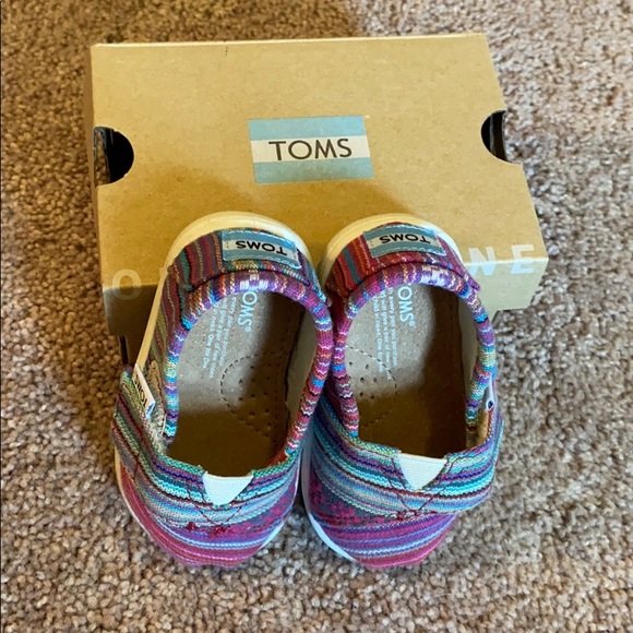 TOMS - Tiny Size 4 - Picture 3 of 8